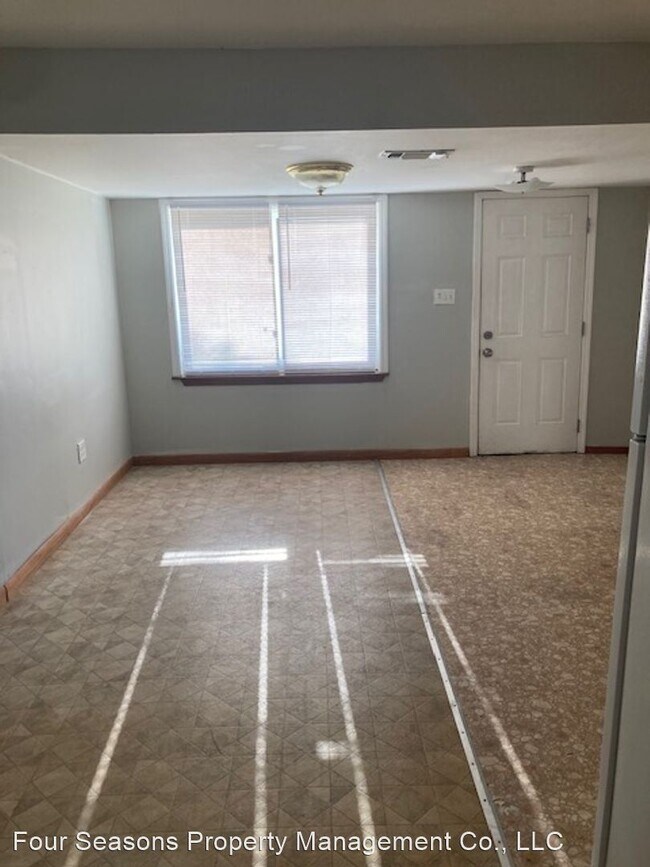 Building Photo - 3 br, 1 bath House - 9528 Nevada Ave
