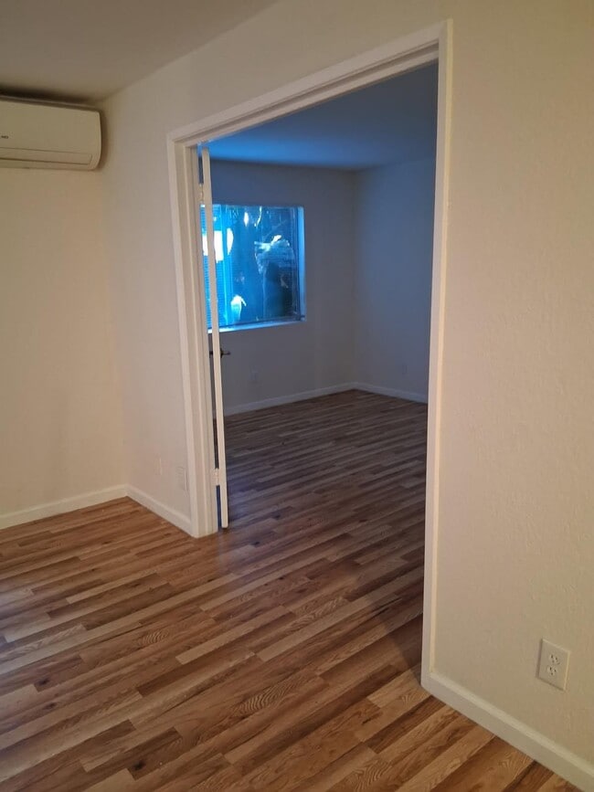 Building Photo - Tarzana Tennis Club Apartments