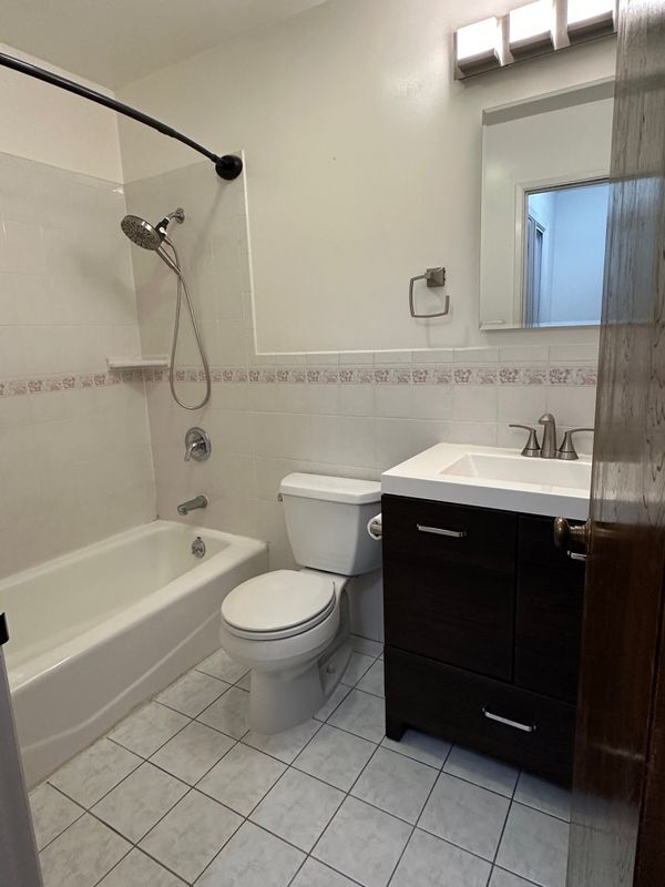 Building Photo - 1591 Dolores St