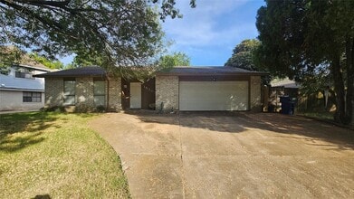 Building Photo - 15303 Gran Vista Dr