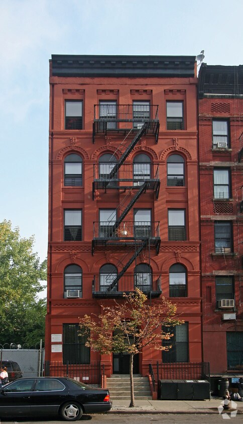 Primary Photo - 63 E 115th St