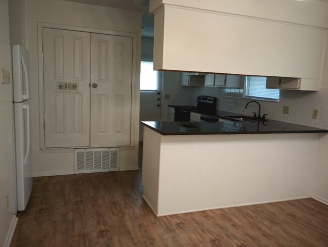 Foto del edificio - 1405 Chapelwood Dr