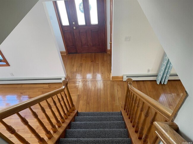 Foto del edificio - 76 Seaman Rd