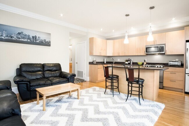Foto del edificio - 580 E 3rd St
