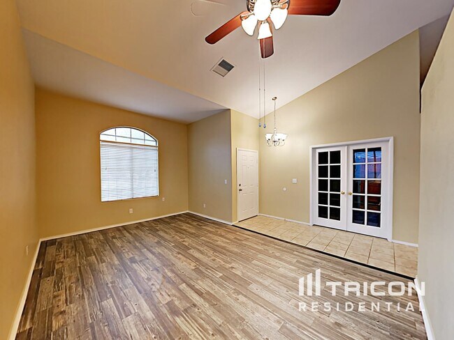 Foto del edificio - 610 Largo Azul Ave