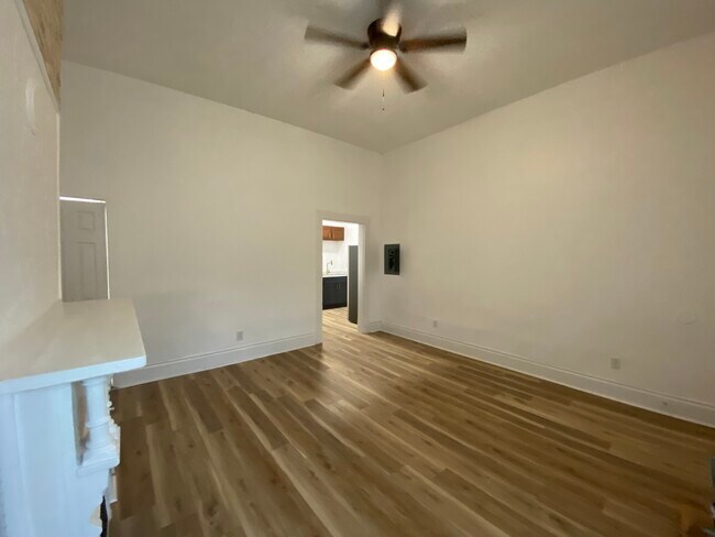 Building Photo - 519 N 20th St