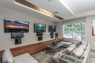 Building Photo - 5800 Woodway Dr