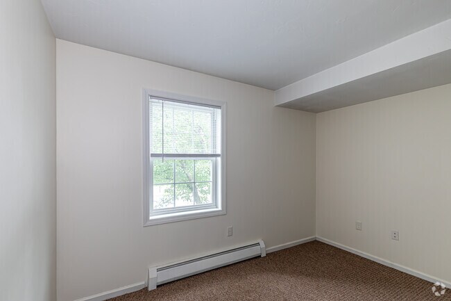 3BR, 2BA - Bedroom - University Crossing