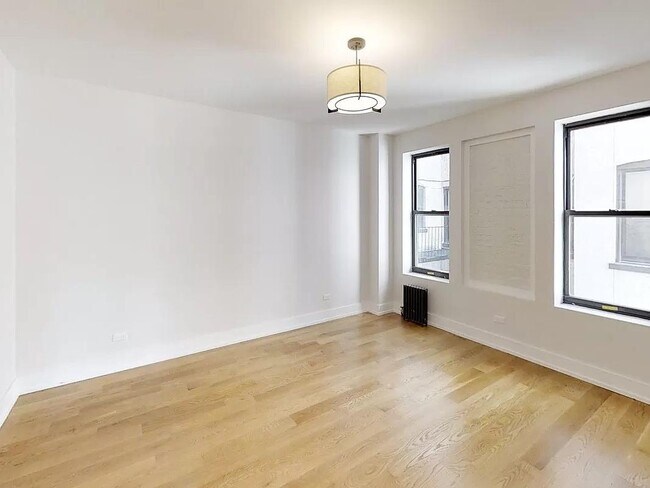 Foto del edificio - 12 Crown St