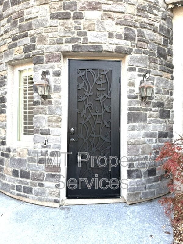 Foto del edificio - 6832 Salvaterra Cir