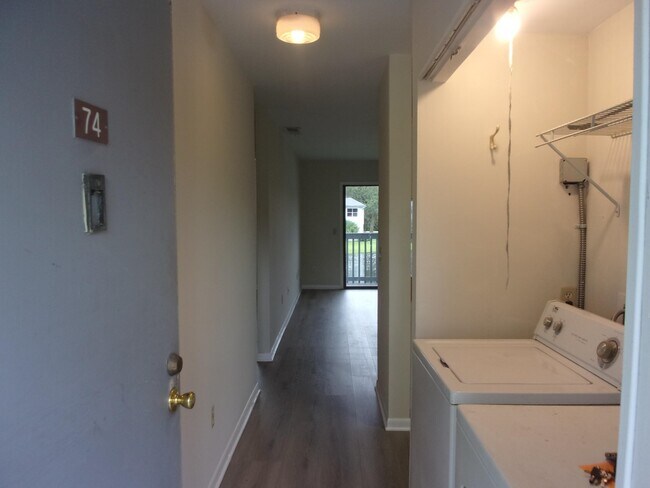 Foto del edificio - 700 W Pope Rd