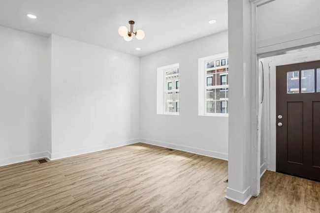 Building Photo - 2013 Forbes Ave