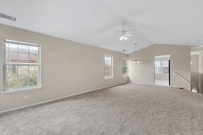 Building Photo - 285 Green Knoll Ln