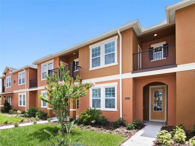 Foto del edificio - 15470 Honeybell Dr