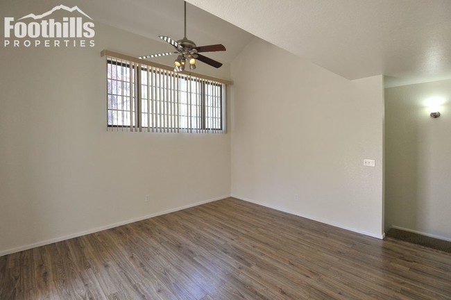 Building Photo - 4273 N River Grove Cir