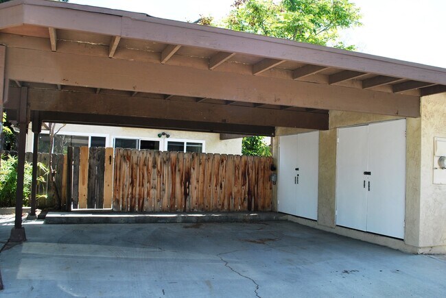 Building Photo - 10626 Escobar Dr