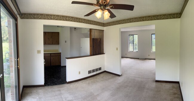 Foto del edificio - 2 Bedroom 1 Bathroom Townhouse in Shaler Area School District