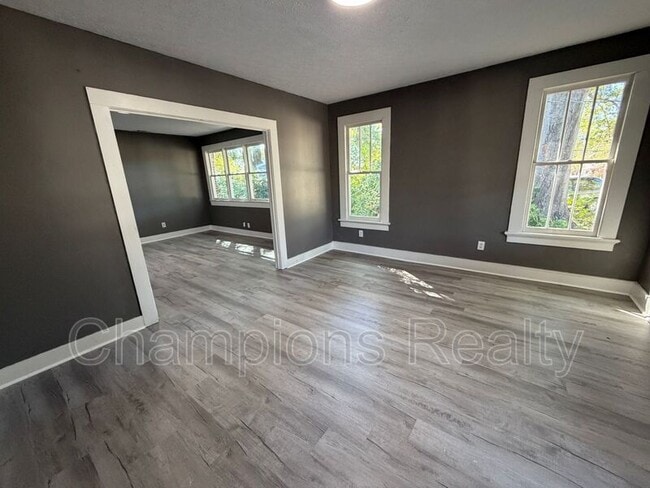 Foto del edificio - 948 Belvedere Dr