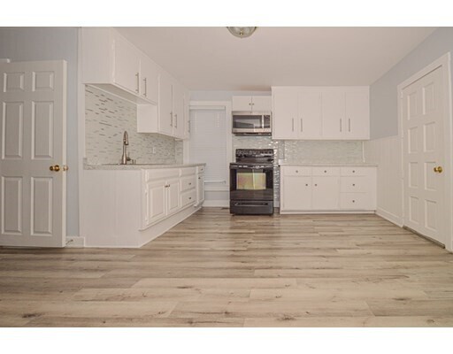 Building Photo - 1295 Hyde Park Ave