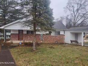 Building Photo - 757 W Outer Dr