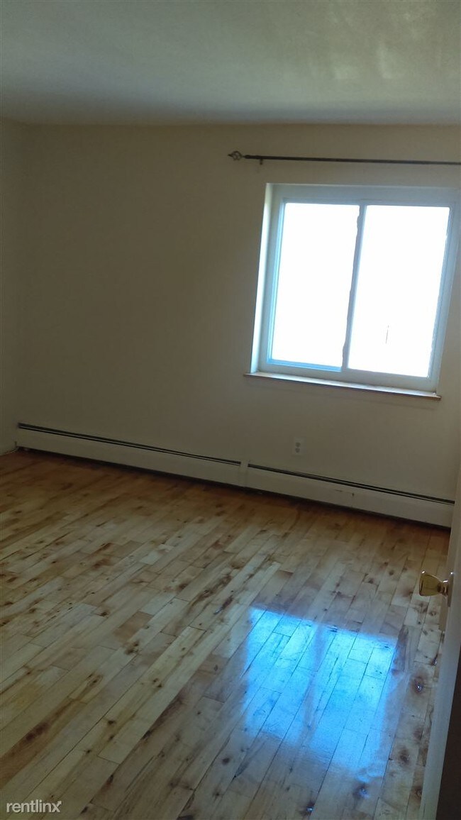 Foto del edificio - 105 Sherbrooke Ave