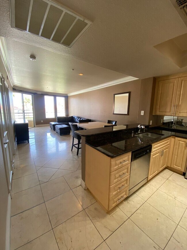 Foto del edificio - Beautiful, partially furnished 1 bedroom w...