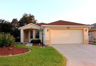 Building Photo - 5532 Sir Churchill Dr