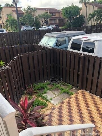 Foto del edificio - 425 W Park Dr