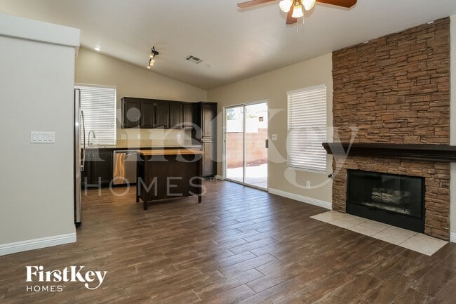 Building Photo - 4705 Crimson Leaf Dr