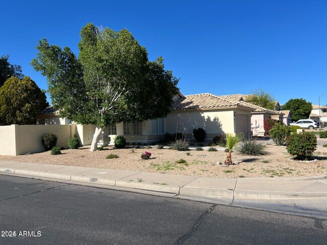 Building Photo - 7160 W La Senda Dr