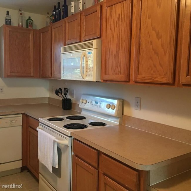 Building Photo - 1425 Academy Ln