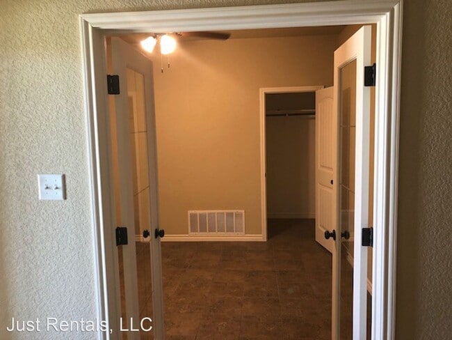 Building Photo - 5 br, 3 bath House - 3805 Brookside Dr