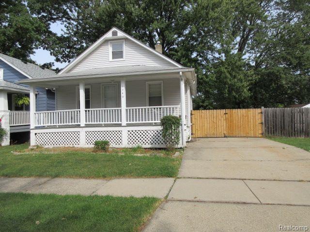 Primary Photo - 1749 Wordsworth St