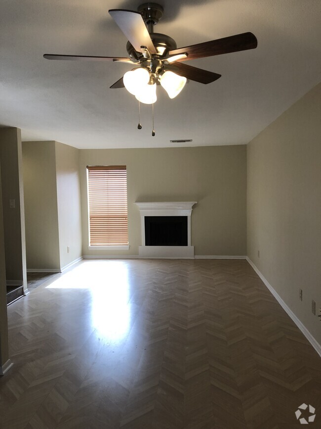 Building Photo - 18511 Egret Bay Blvd #209