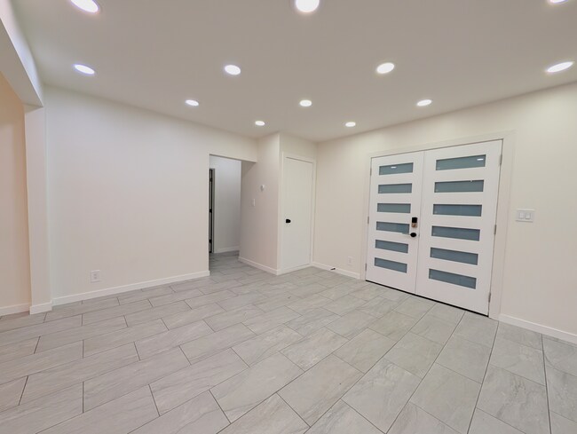 Foto del edificio - 18700 Collins St