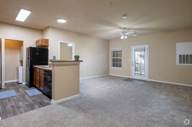 2HAB, 2BA - 908 ft² - Cocina/Sala de estar - Preserve at Laurens Creek