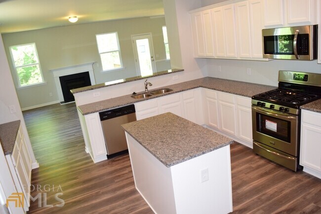 Building Photo - 74 Newnan Lakes Dr