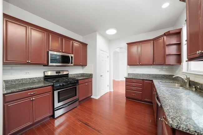 Building Photo - 3251 Thunderbird Ct E