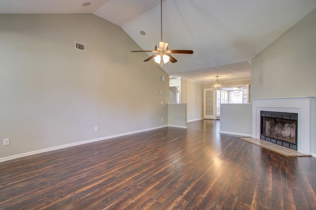 Foto del edificio - 156 Pecan Grove Ave