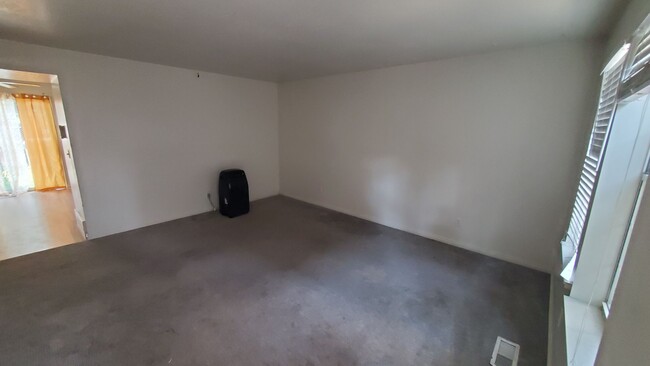 Foto del edificio - 2 BEDROOM LAYTON TOWNHOUSE