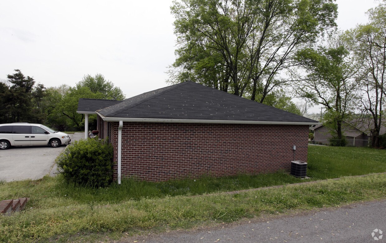 Building Photo - 1807-1809 NE 9th Ave
