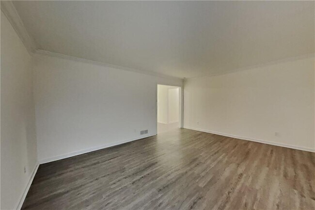 Foto del edificio - 3350 Turtle Lake Club Dr SE