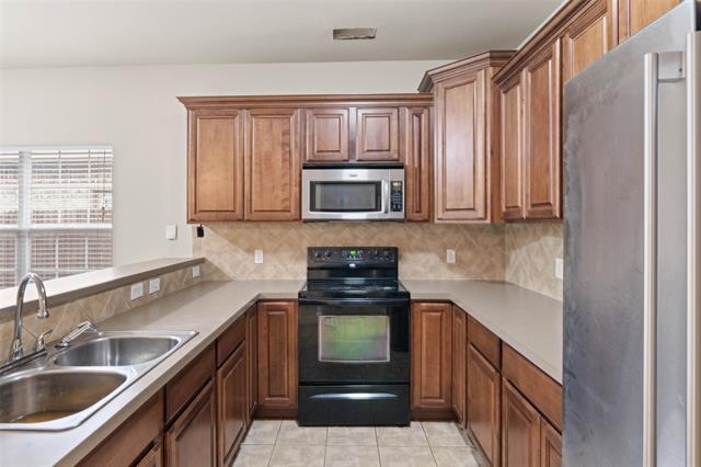 Building Photo - 154 Castleridge Dr