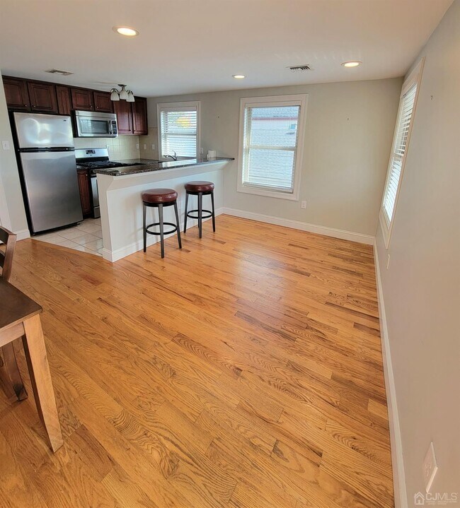 Building Photo - 517 New Brunswick Ave