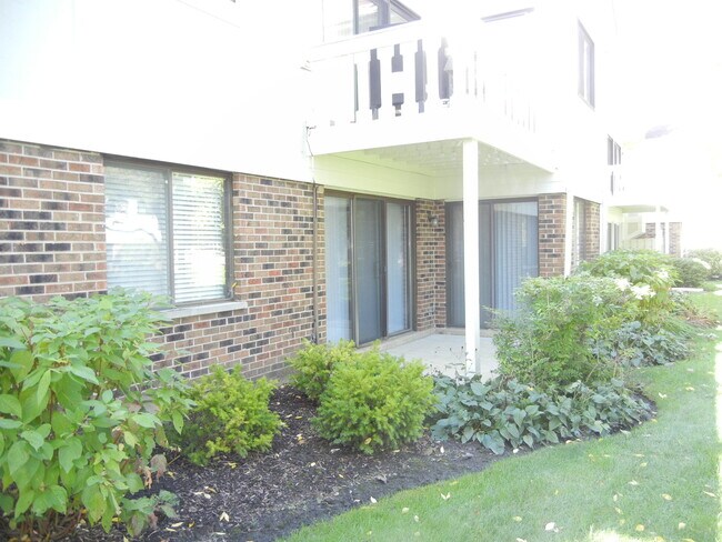 Private Back Patio Area - 1050 Southbury Ln