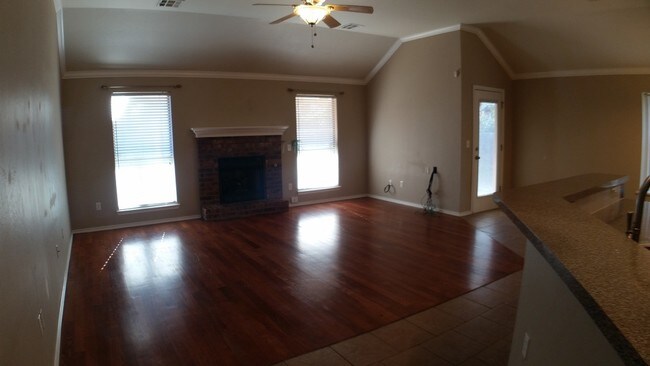 Building Photo - 6720 Greenway Dr