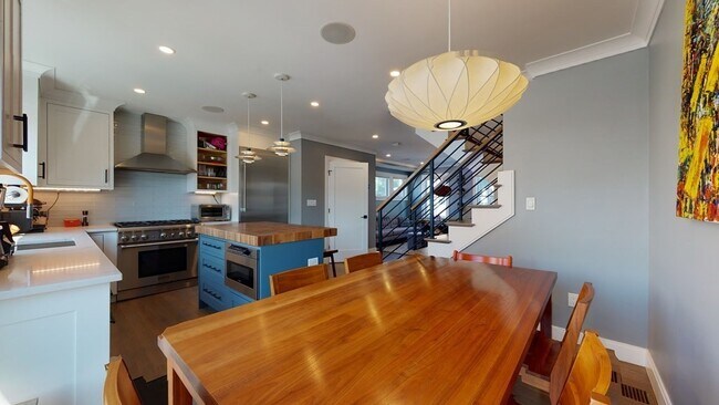 Foto del edificio - 459 E 8th St