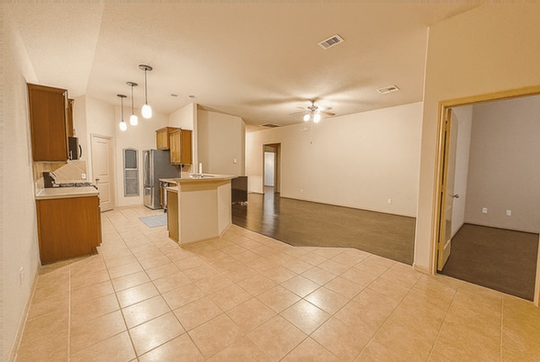 Foto del edificio - 6628 Hawkins Hill Ln