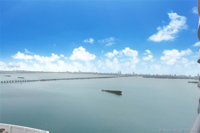 Foto del edificio - 488 NE 18th St