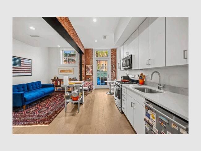 Photo - 901 D St NE Apartment